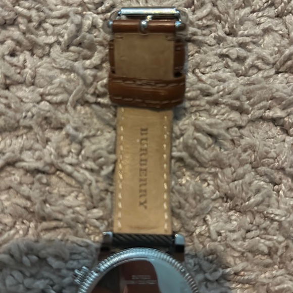 Burberry watch - Picture 3 of 4